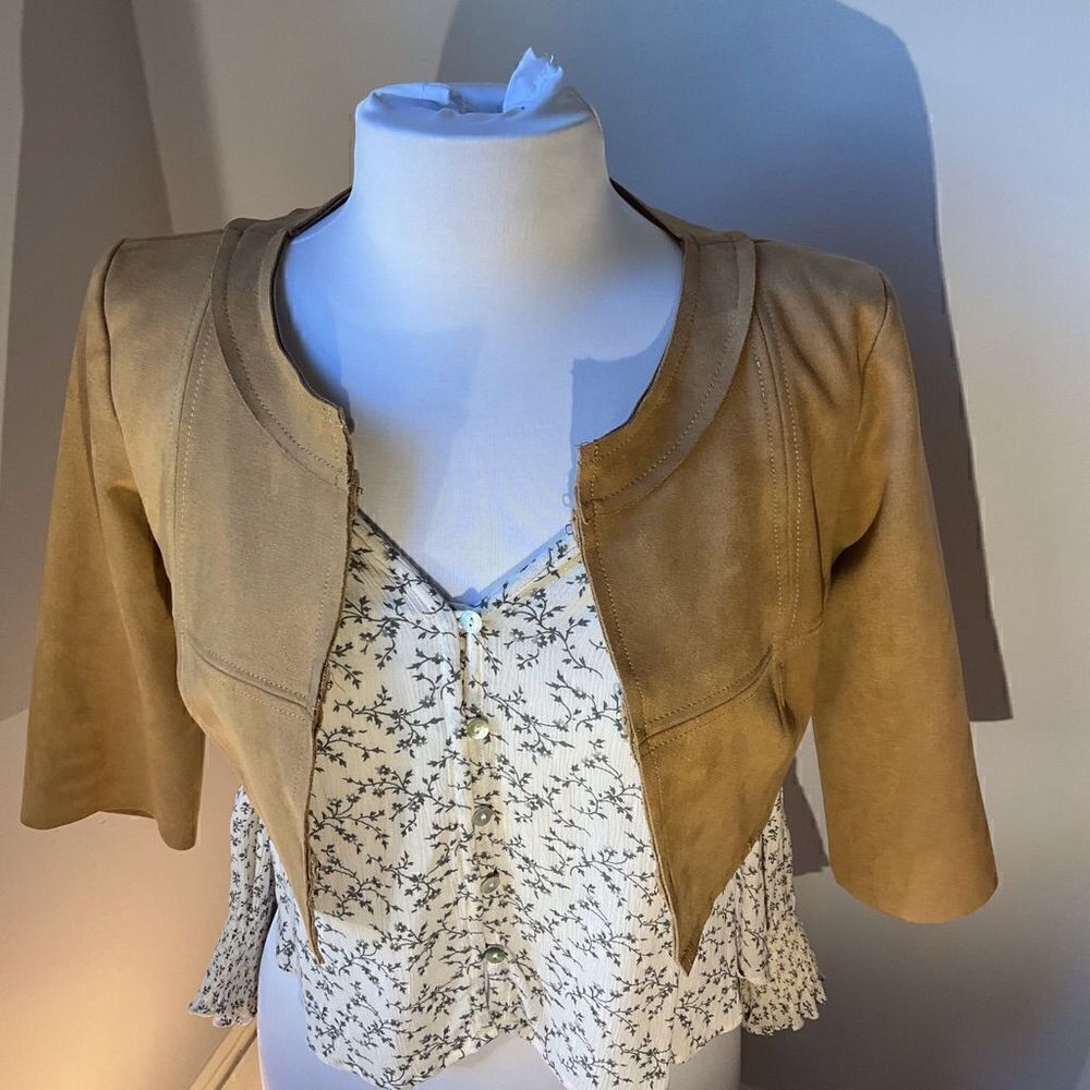 Rinascimento XS cropped Shrug, bolero. Tan suede-like 3 eye hook closure. Italy